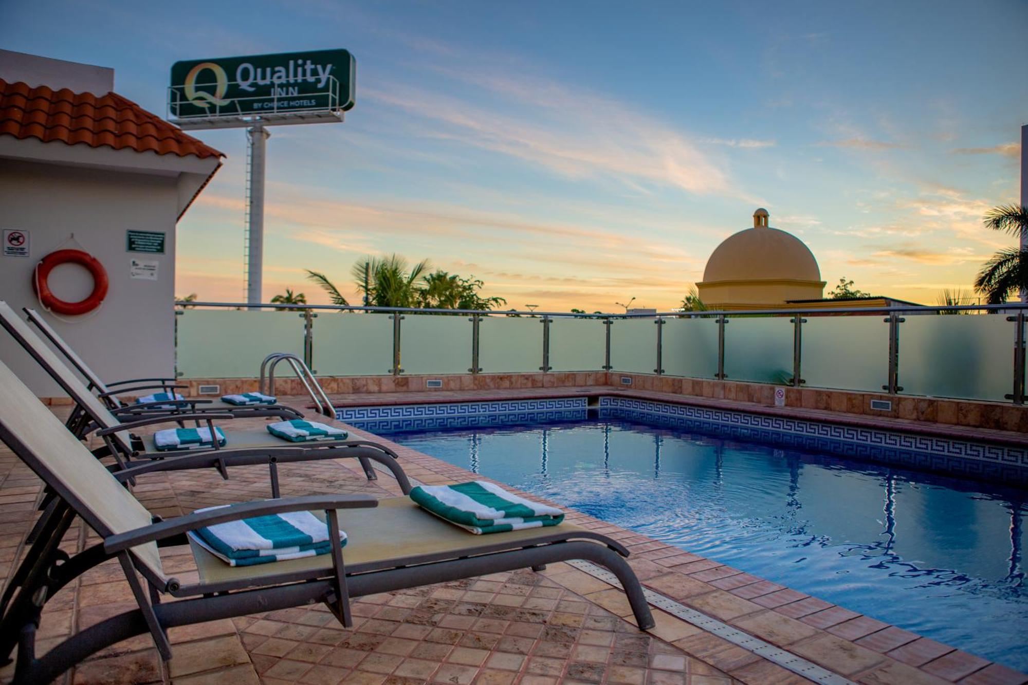 Quality Inn Mazatlan Exterior photo